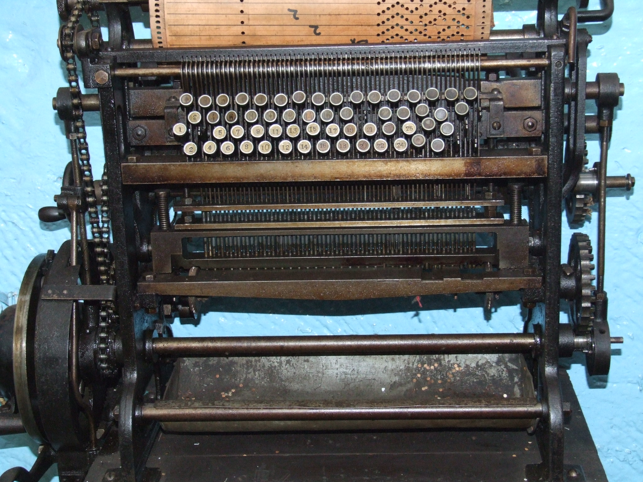 Masson_Mills_WTM_10_Jacquard_Card_Cutter_5890